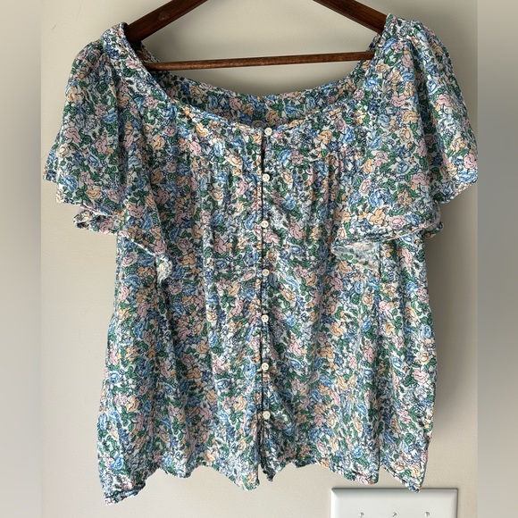 Old Navy Tops - Medium Old Navy Floral top